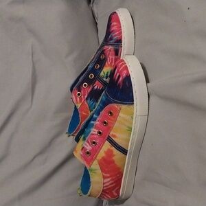 Outwoods Tie Dye Shoes size 10 Womens